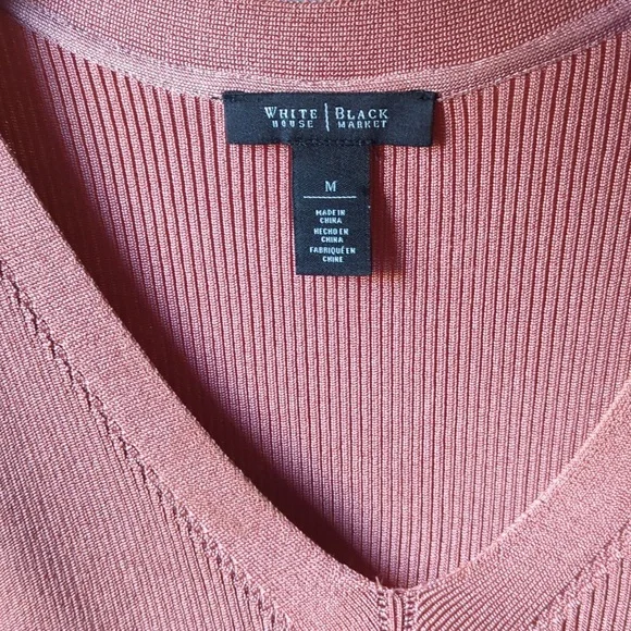 White House Black Market short sleeve ribbed top. Size M - Picture 8 of 8